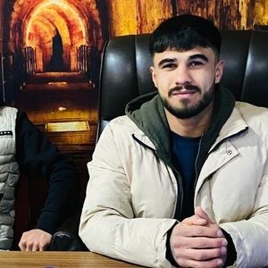 Meet your Posher, Ferhat